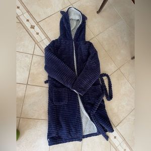 Navy dressing gown for teenager